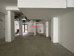 North Canal Road (D1), Retail #582338821